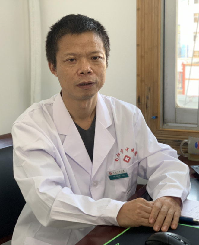 冯氏中医第十一代传承人-冯廷立